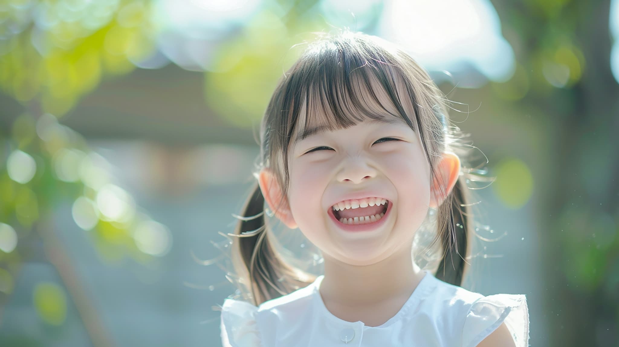 MFT(口腔筋機能療法)で美しい歯ならびになった笑顔の子ども