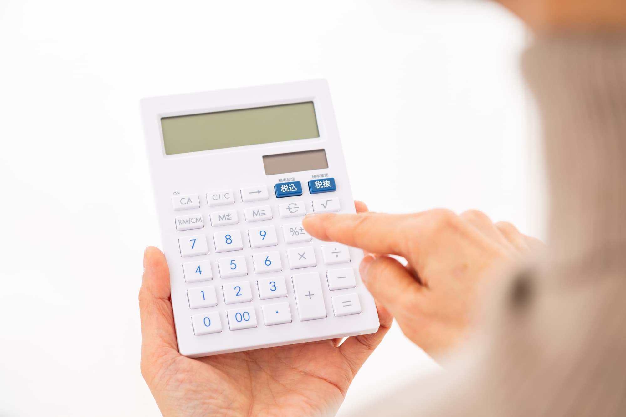 前歯をセラミックにするのにかかる費用イメージ