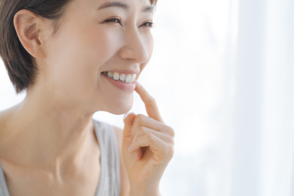 審美歯科治療を受けている綺麗な歯